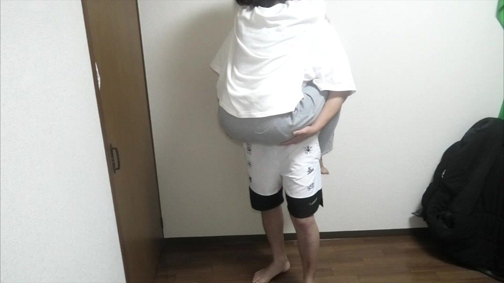 身長差カップルの同棲生活、夜の甘やかしエピソード