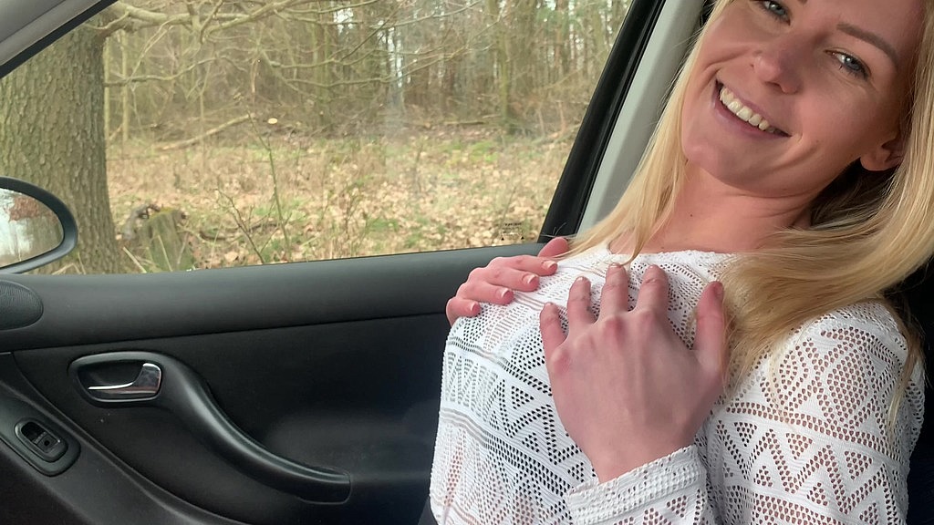 claudia s thomas clips quick anal in the car and cum on ass cm074