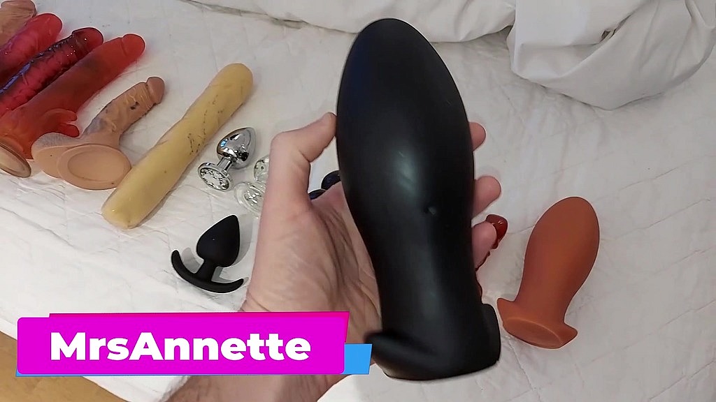 Mrsannette First Meeting With The Mistress Oh No Not A Monster Dildo I M Not Ready Yet