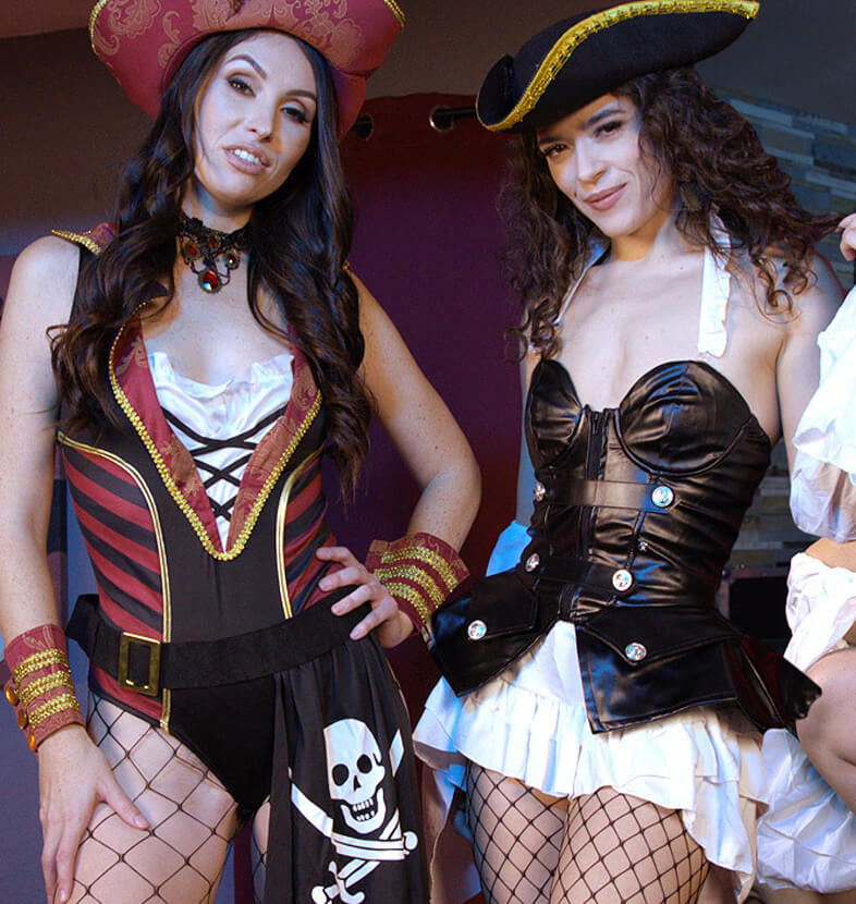 Stunning Caribbean Pirates Realjamvr Victoria Voxxx Ashley Wolf