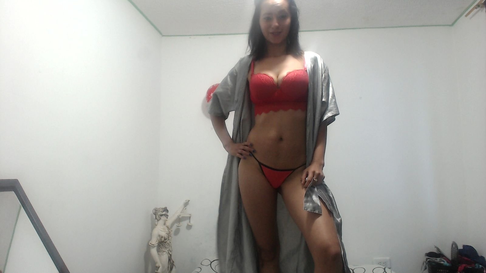 amateur cammodel vixen sheilahot92 skyprivate