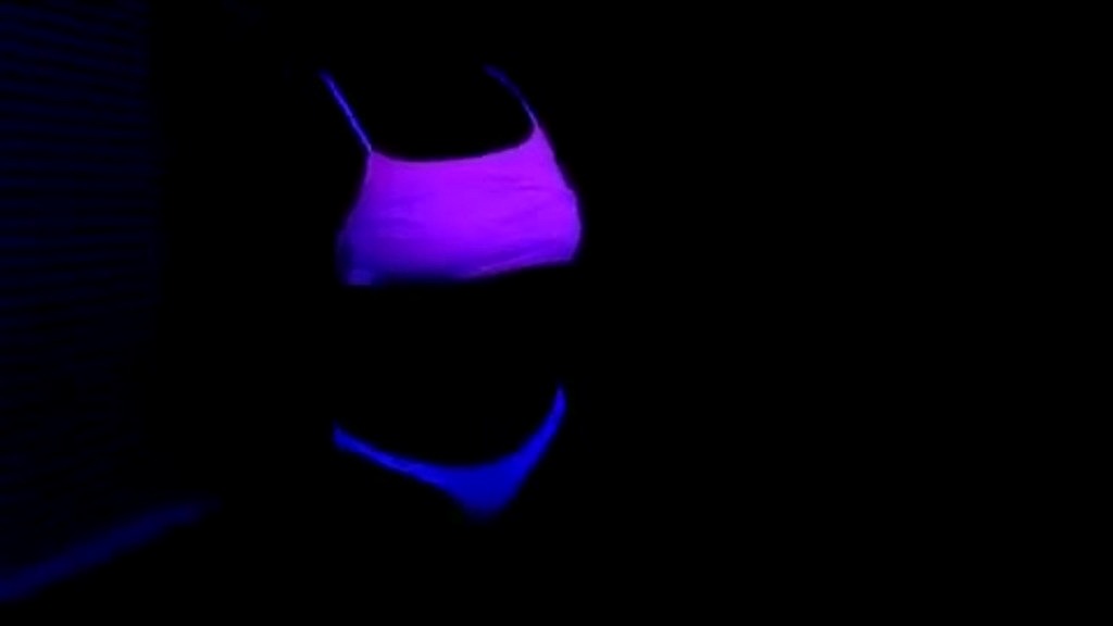 Desire5000 Sexy Milf Glow In The Dark Twerking 2