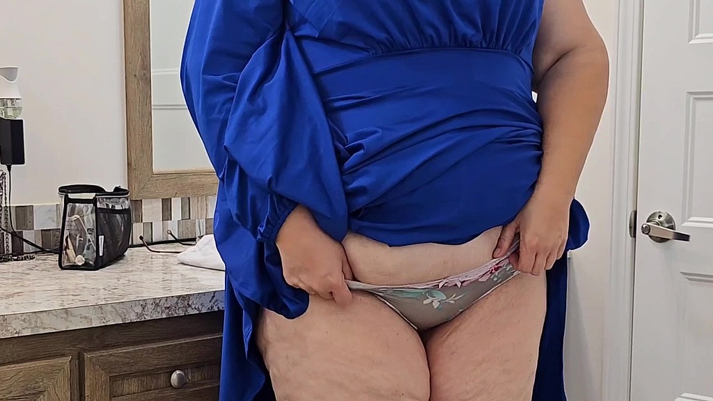 pissvids guy accidentally walked in female bathroom and caught bbw ssbbw pawg milf with panty down and peeing big ass big butt thick ass fat ass fat pussy chubby bbw booty 11 1 2023 1900