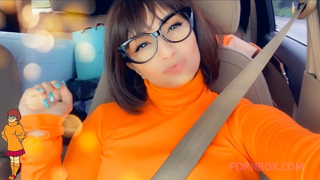 pornbox velma from scooby doo showing boobs public flash playing in the car pussy close ups sa045 8 25 2020 1800