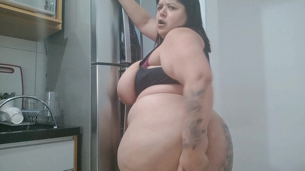 pornbox bbw se exibindo fumando e se exibindo na cozinha mary jhuana 10 17 2022 1800