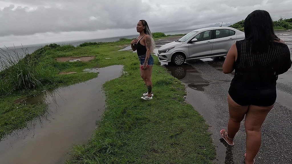 1_annes-beach-surprise-a-wet-wild-encounter