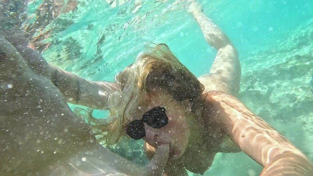 1_underwater-escapade-a-teens-tropical-tryst