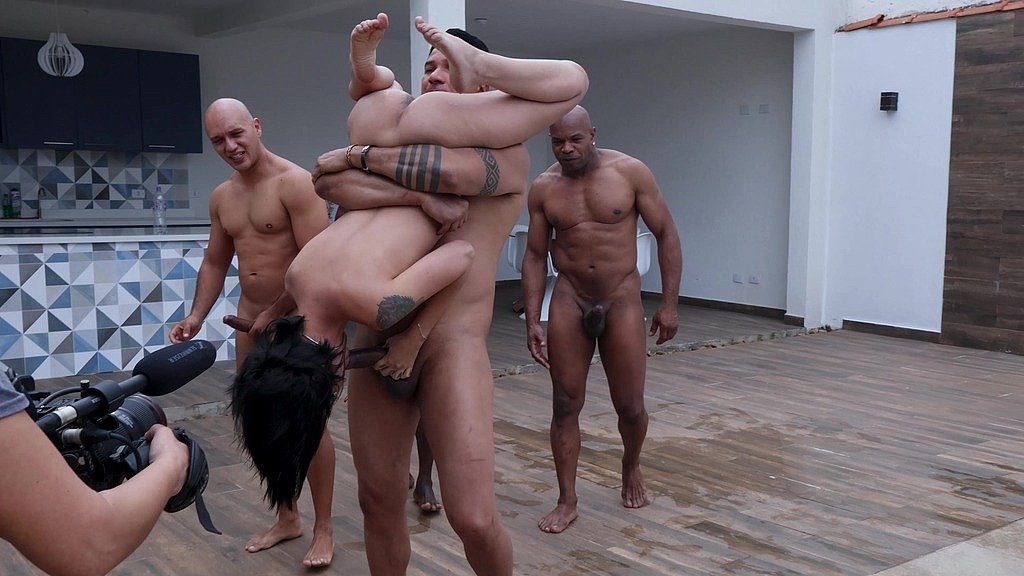 2_inside-the-scenes-of-intense-adult-film
