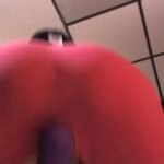 adalynnx-squirting-squats-in-pink
