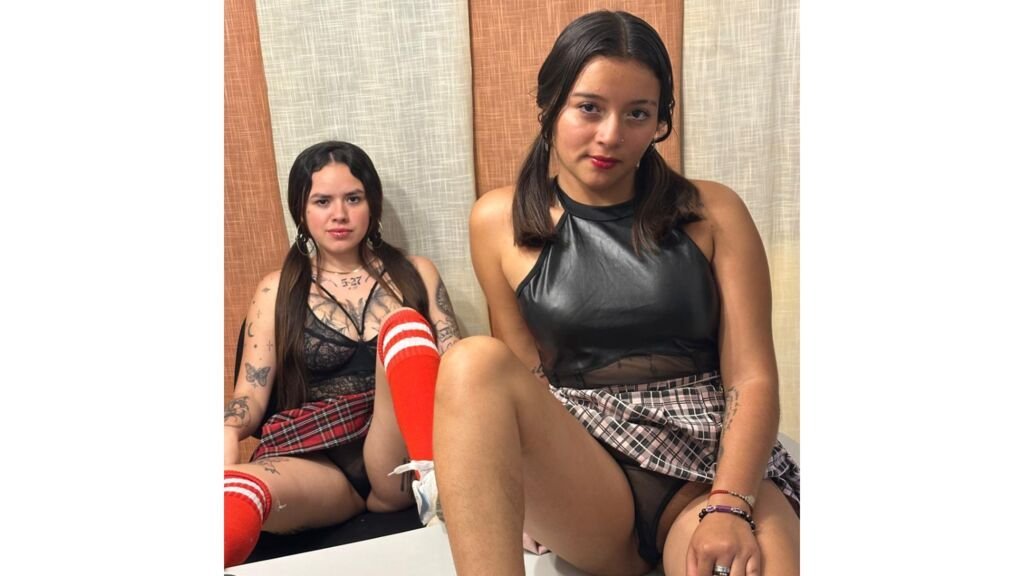 alanaandjuliette-double-the-cam-double-the-fun