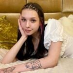 amateur-webcam-model-alicemoren-shares-her-unique-perspective