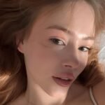 amateur-webcam-model-annylanne-shares-her-unique-perspective-1
