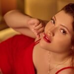 amateur-webcam-model-april-holland-shares-her-unique-perspective