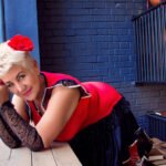 Amateur Webcam Model EllaRichards Shares Her Passionate Performance