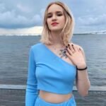 Amateur Webcam Model EmmaBradle Shares Her Passionate Performance