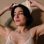 Amateur Webcam Model EricaLight Shines in Online Performance