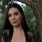 amateur-webcam-model-evableu-shares-her-unique-perspective-1