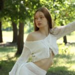 Amateur Webcam Model EvelynFlorence Shares Her Unique Talents