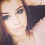 amateur-webcam-model-finds-success-with-ellisroses-1