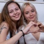 amateur-webcam-model-finds-success-with-lilithandmary-1