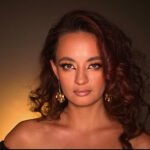 Amateur Webcam Model GloriaFlorence Shares Her Passionate Performance