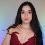 Amateur Webcam Model IsabellaLozano Shares Her Passionate Performance