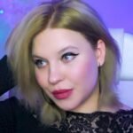 amateur-webcam-model-jenniferharve-shares-her-unique-perspective-1
