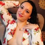 Amateur Webcam Model JessieRoses Shares Her Unique Talents