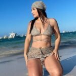 amateur-webcam-model-kimdreams-shares-her-passionate-performances