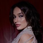Amateur Webcam Model KiraLamb Shares Her Passionate Performances