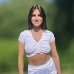 Amateur Webcam Model LesleyViri Shares Her Passionate Performance