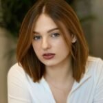 amateur-webcam-model-lilyhil-shares-her-unique-perspective-1