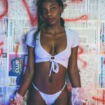 Amateur Webcam Model LucianaReid Shares Her Passionate Performances