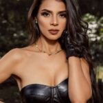 amateur-webcam-model-martinasepulveda-shares-her-unique-talents