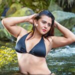 Amateur Webcam Model PaulinaRobles Shares Her Passionate Performances