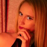 Amateur Webcam Model SkarlletBlack Shares Her Passionate Performances