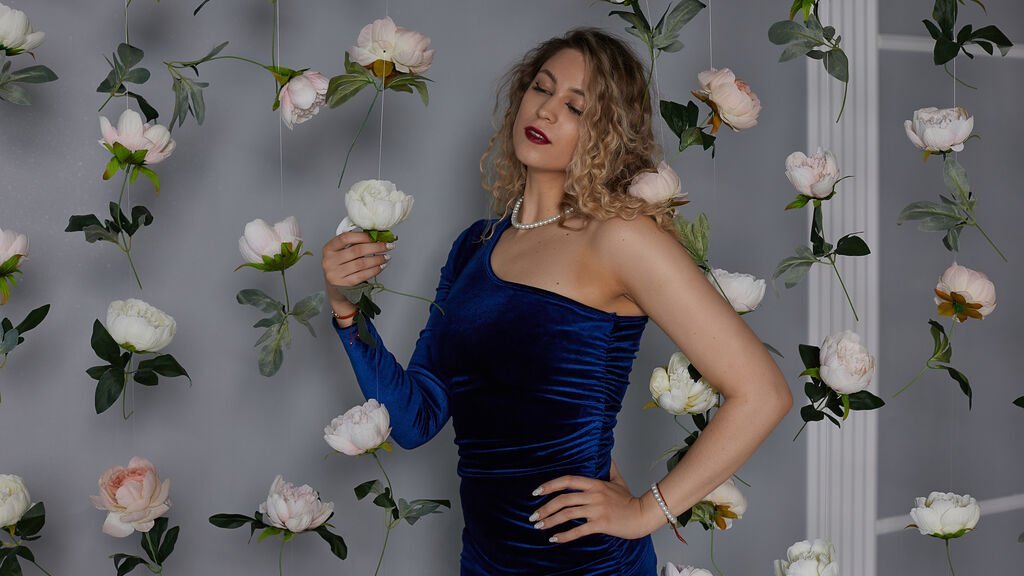 amateur-webcam-model-turned-agatha-tristins-sensation