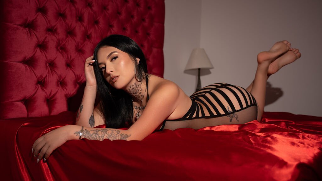 amateur-webcam-model-valentinabrooks-shares-her-passionate-performance