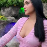 Amateur Webcam Model VictoriaRellez Shares Her Passion for Live Streaming