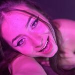 Amateur Webcam Model VivienVelourr Shares Her Passionate Performance