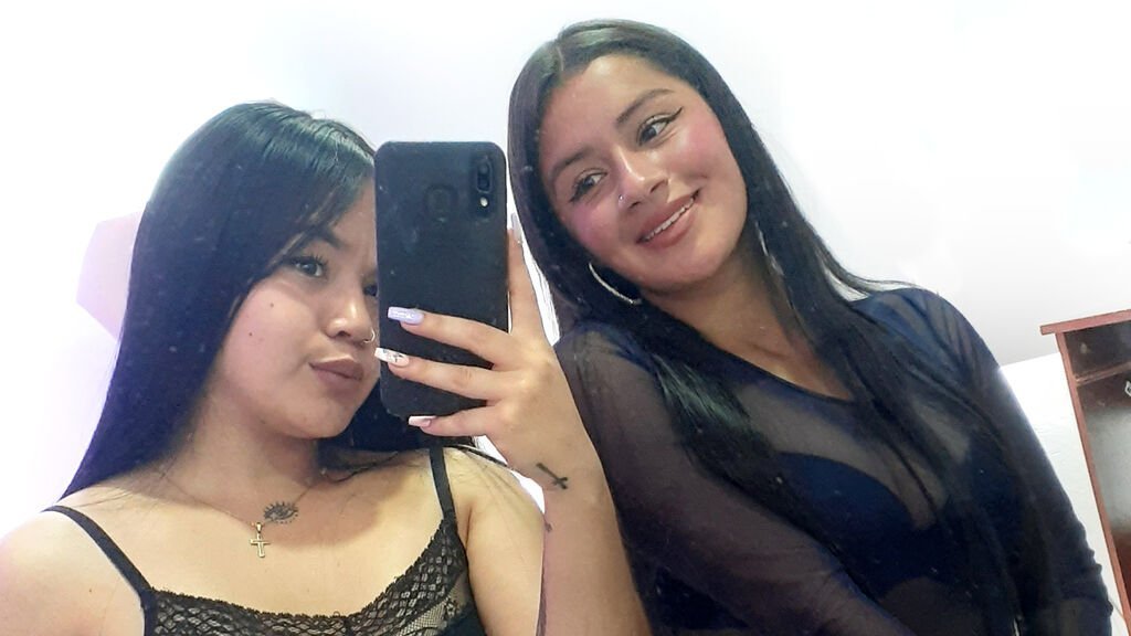 amateur-webcam-modeling-adventures-of-alison-and-adelle