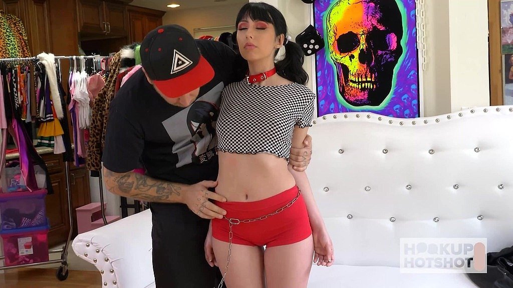 daphne-dares-sloppy-sex-session-1