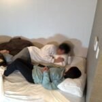 浮気中に彼氏から電話！「今何してる？」で焦る女子大生