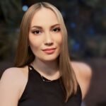 Emilia Clarkes’ Amateur Webcam Model Adventures