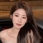 from-amateur-to-strange-webcam-model-my-unlikely-journey-1