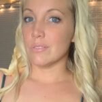 from-amateur-to-webcam-model-corinnalevis-journey