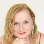 from-amateur-to-webcam-model-darcyinbaths-journey