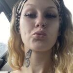 from-amateur-to-webcam-model-dedefoxs-rise-to-fame-1