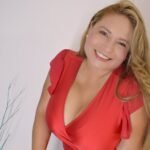 from-amateur-to-webcam-model-hollypiers-journey-1