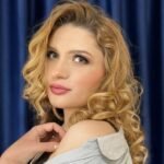 From Amateur to Webcam Model: Laura River’s Journey